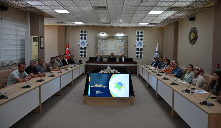 Kırşehir Ahi Evran Üniversitesi Rektörü Prof. Dr. Mustafa Kasım Karahocagil