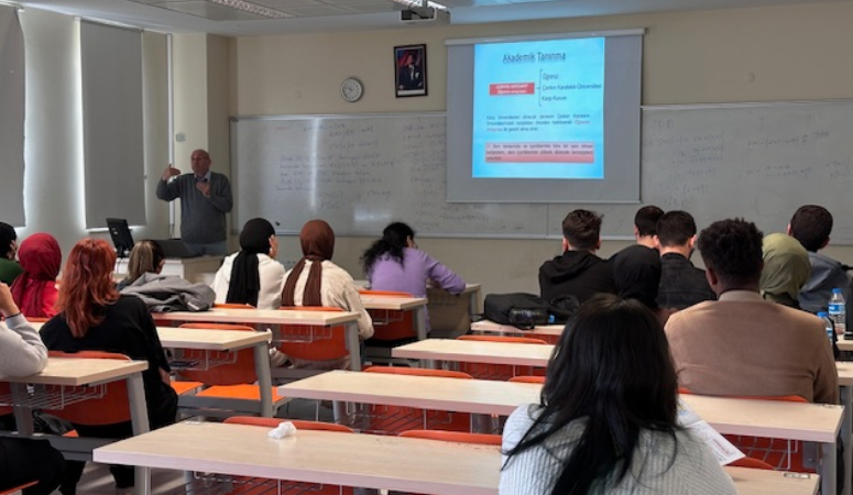 07 Kasım 2023 tarihinde Hukuk Fakültesi Konferans Salonunda ÇAKÜ (Çankırı