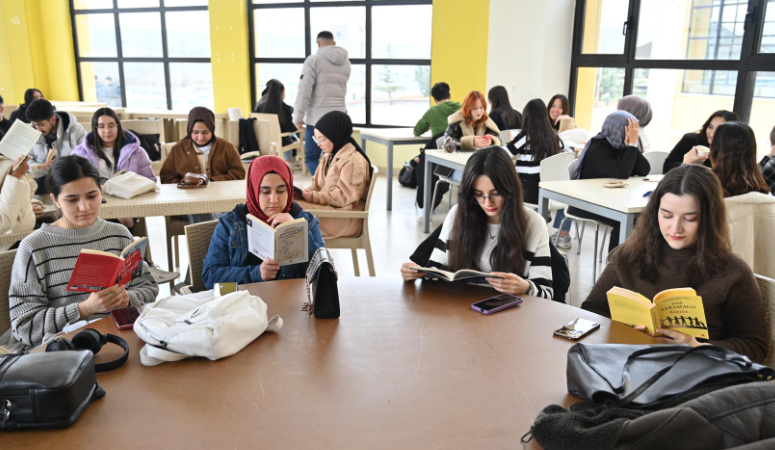 Kütüphanelerin önemini vurgulamak, okuma kültürünü yaymak, bilgiye erişimi teşvik etmek