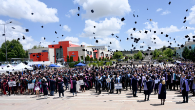 ÇAKÜFEST 2024 Bilim, Kültür ve Sanat Şenliği’nin ikinci haftasında mezuniyet