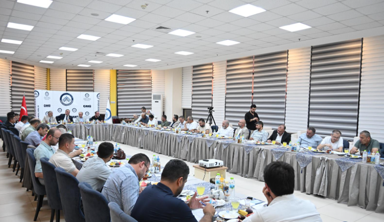 Toplantıya Çankırı Karatekin Üniversitesi Rektörü Prof. Dr. Mevlüt Karataş, Eğitime