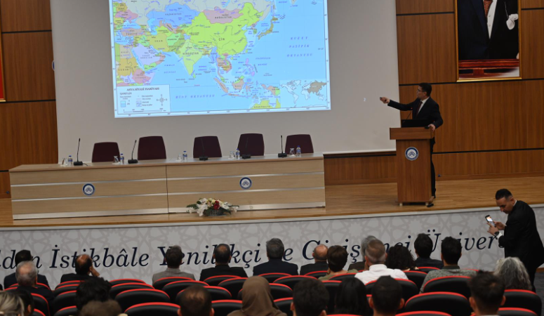 Çankırı Karatekin Üniversitesi Ahmet Yesevi Konferans Salonunda Türk Dil Kurumu