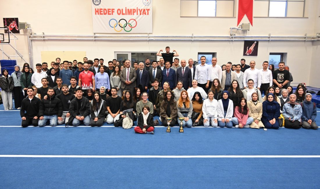 Üniversitemiz öğrencisinin birlik beraberliğini artırmak, spor yaparken karşılaştıkları olumlu ve