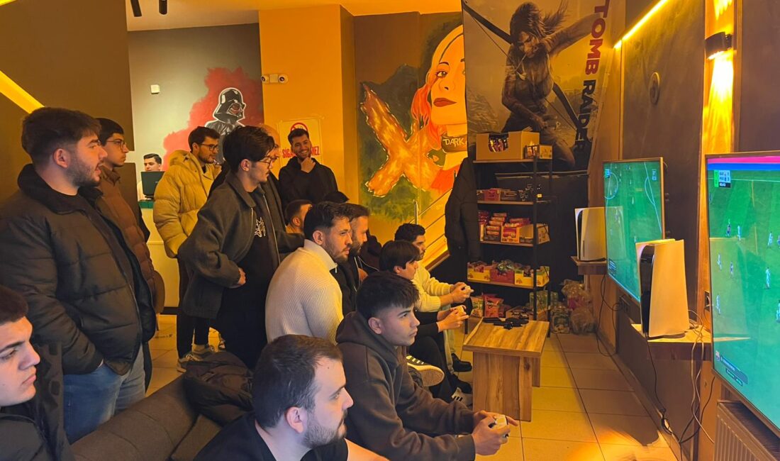 Çankırı Karatekin Üniversitesi Salt Spor Topluluğu tarafından düzenlenen FIFA Turnuvası,