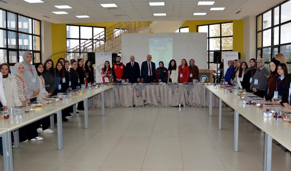 Çankırı Karatekin Üniversitesi Beslenme ve Diyetetik Topluluğu tarafından Üniversite Öğrenci