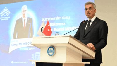 Türkiye Cumhuriyeti Sağlık Bakanı Prof. Dr. Kemal Memişoğlu, bir dizi