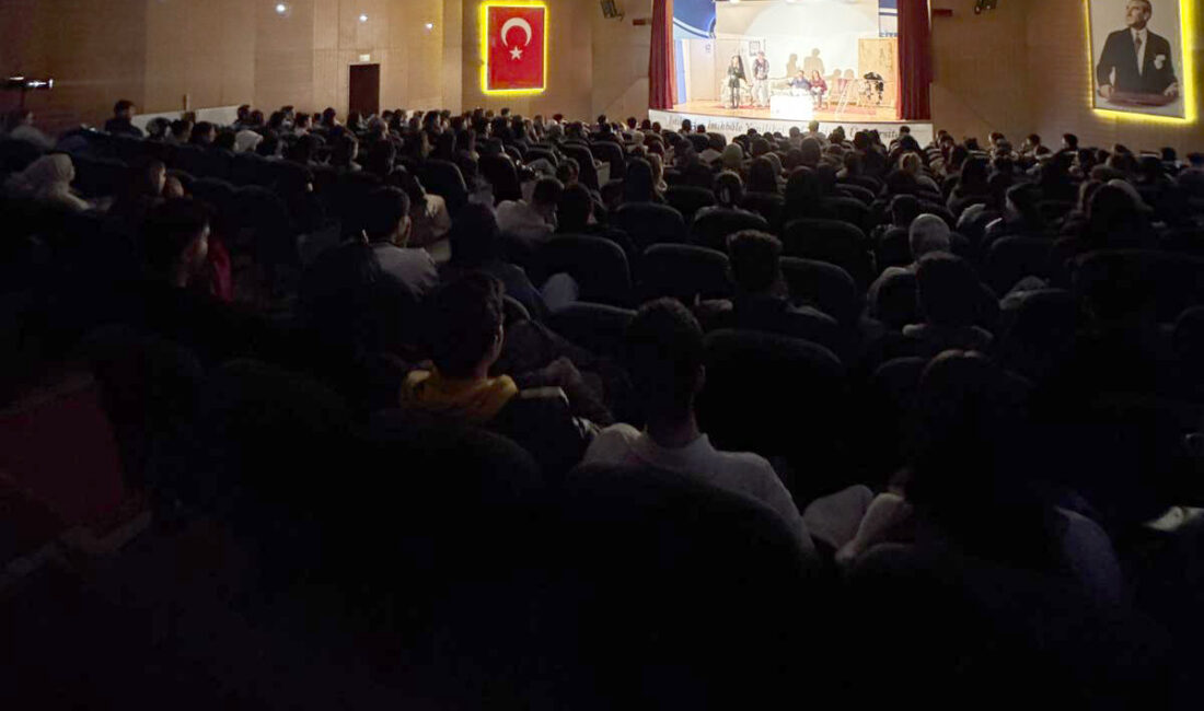 Çankırı Karatekin Üniversitesi Salt Tiyatro Topluluğu tarafından sahnelenen “Has Bonkör”