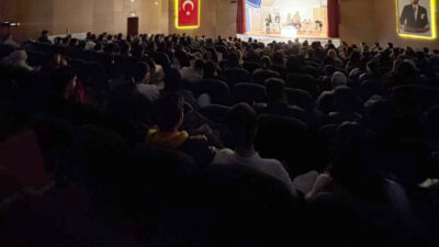 Çankırı Karatekin Üniversitesi Salt Tiyatro Topluluğu tarafından sahnelenen “Has Bonkör”
